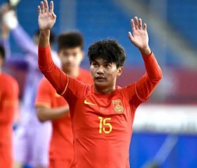 开云体育网页版-一针见血？名宿为国足19岁神童喊冤：他能拿球组织，被教练用废了
