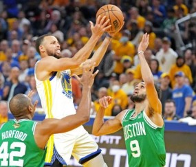 华体会体育-库里总决赛难有出色发挥？萌神用表现回应质疑